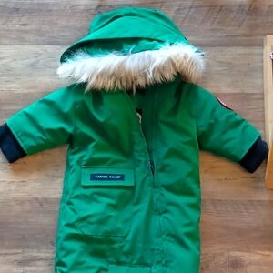 Canada goose 0-3 month jacket/open bunting suit